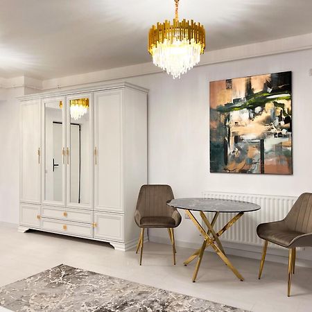 Happy Studio By Rh Living ブカレスト エクステリア 写真